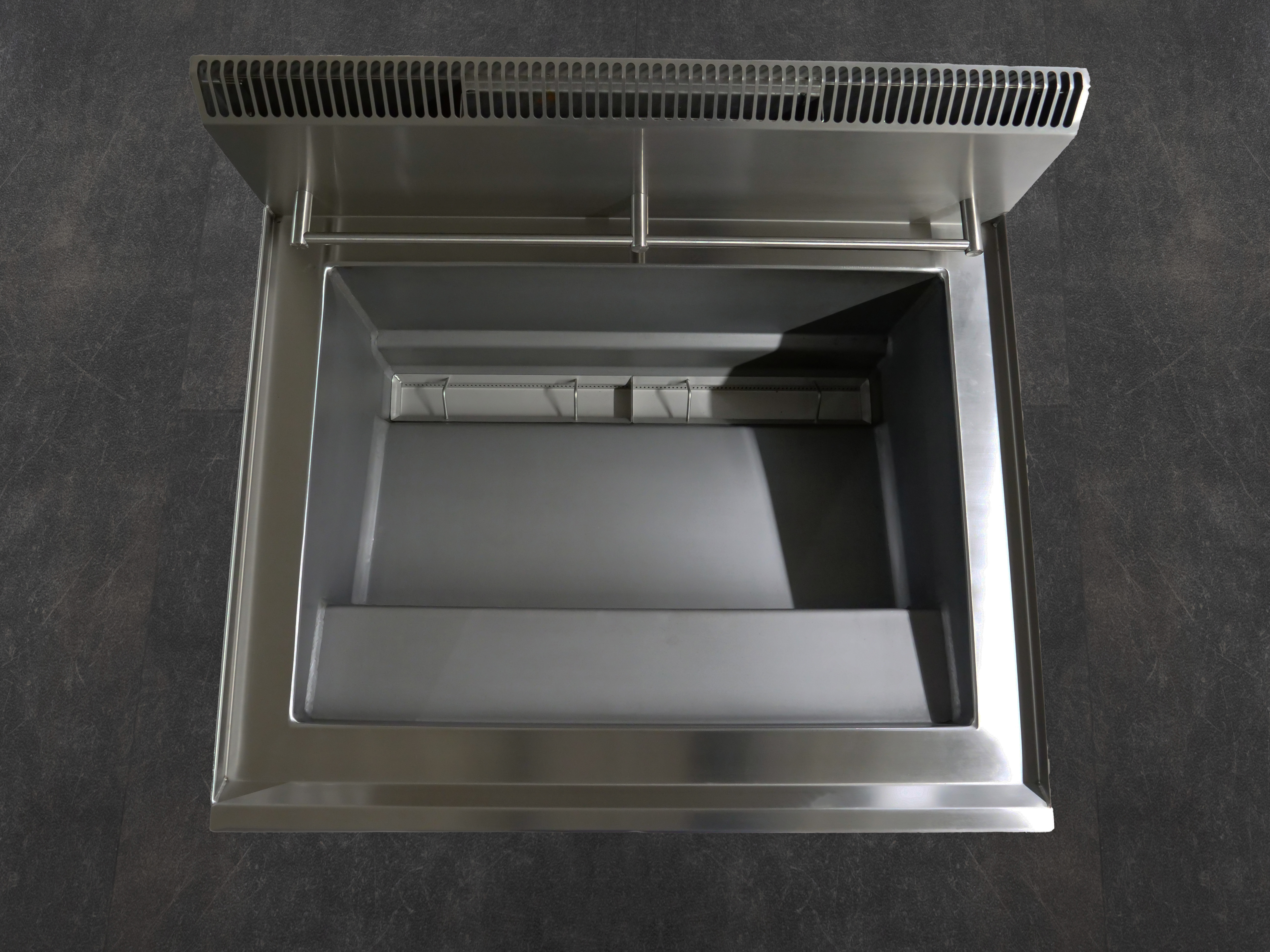 4-mands Forta 5 studio.png